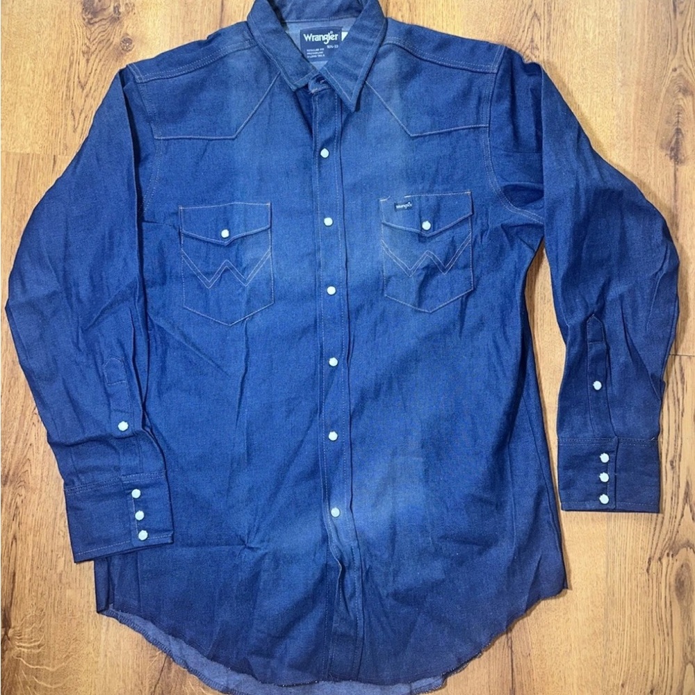 Vintage 90s NWOT Wrangler Denim Pearl Snap, Size 16 1/2-33, made in US, Western